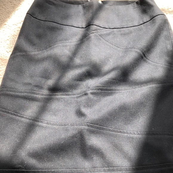 Women’s Pencil Skirt - Picture 3 of 4